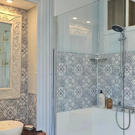 Bed & Breakfast Chateau Du Bois-riou *